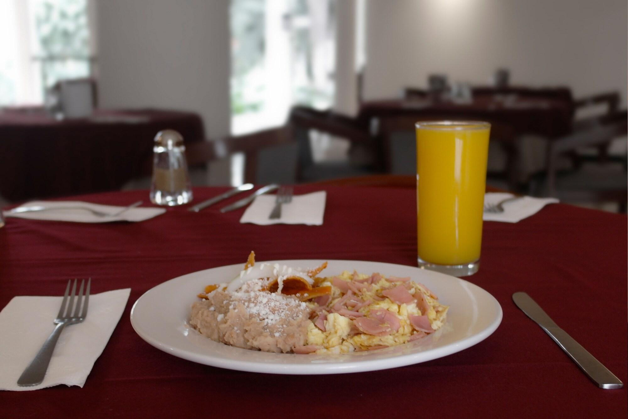 Hotel Ronda Minerva Гвадалахара Екстер'єр фото