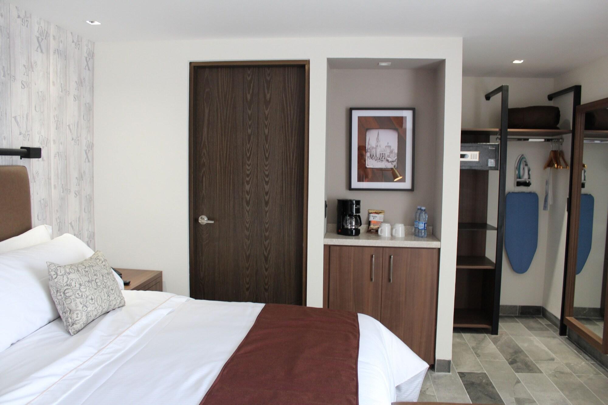 Hotel Ronda Minerva Гвадалахара Екстер'єр фото